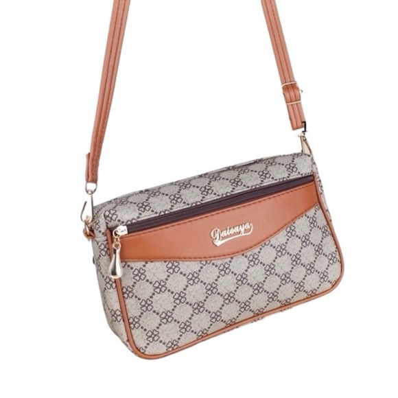 Vintage Bill Blass Beautiful Silk Scarf & FREE NWT Bag w/Purchase See Listing - Picture 6 of 8